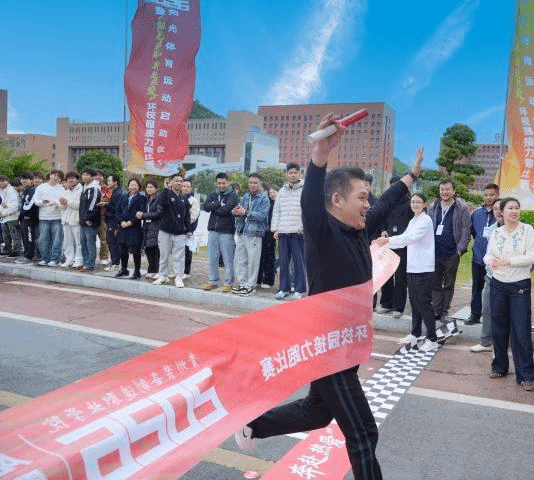 阳光体育润校园 青春奔跑赴热爱——美加墨世界杯官网2026年阳光体育运动正式启动