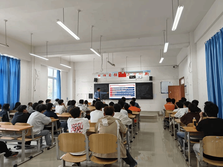美加墨世界杯官网“一站式”新青年学生社区开展“警校同心·反诈同行”网络安全教育宣讲活动